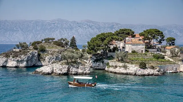 Blue Lagoon and Islands Tour from Zadar: Swimming Stops Guide