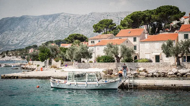 Semi-Submarine Boat Tour in Zadar: Panoramic Windows Under the Adriatic