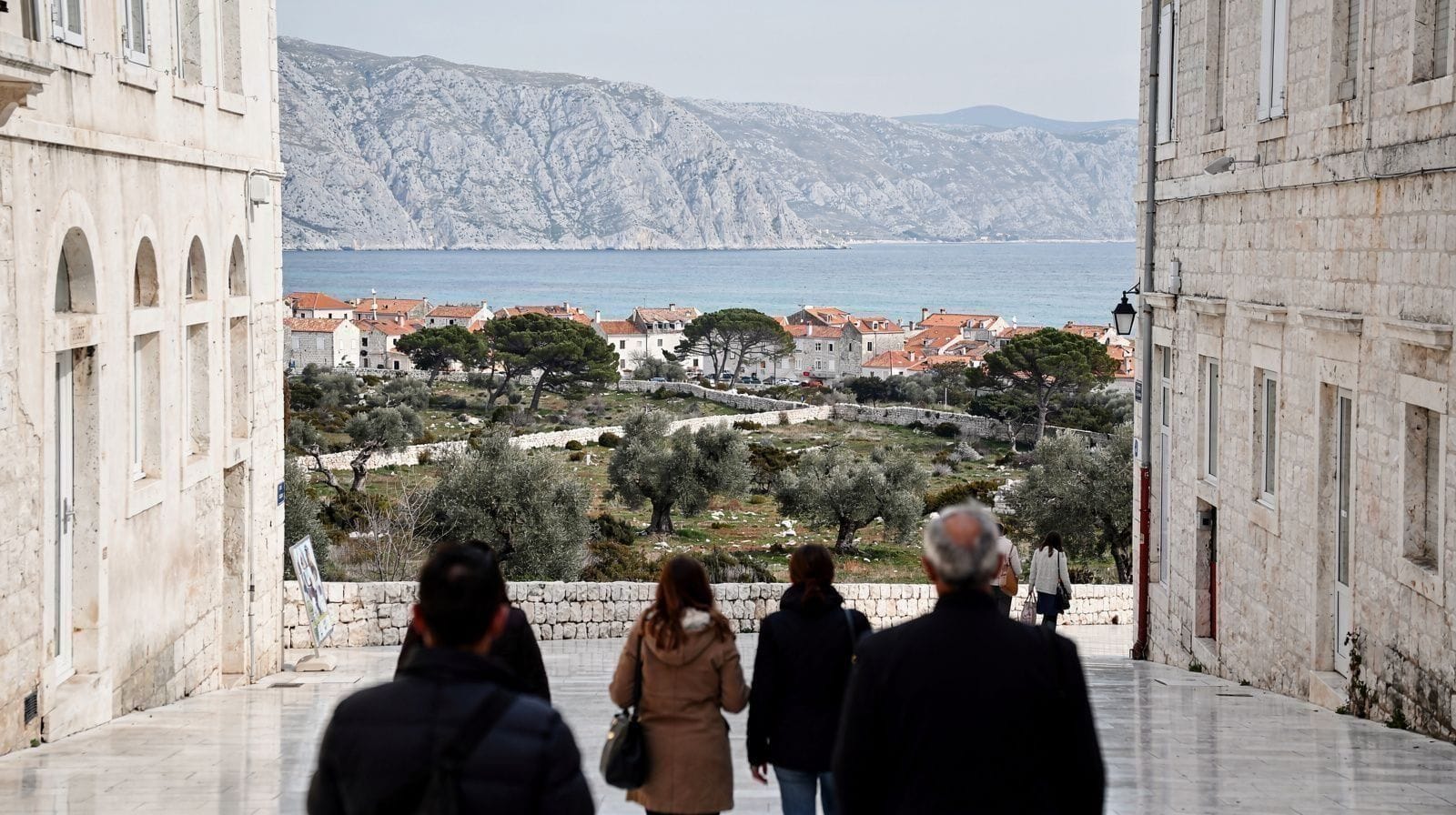 Zadar Old Town Walking Tour: Forum, St Donatus and the Riva